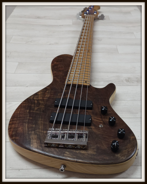 Sadowsky Custom Shop Single Cut 24-5 Walnut, Natural Transparent Satin, 2nd Hand